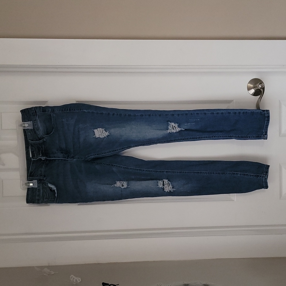 Skinny distressed jeans